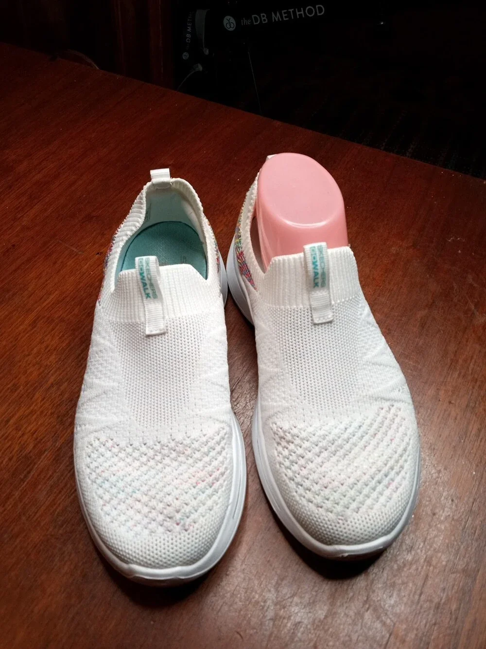 Skechers GOwalk White Arch Fit Washable Slip-Ons Fun Times New Sneakers Shoe 7M